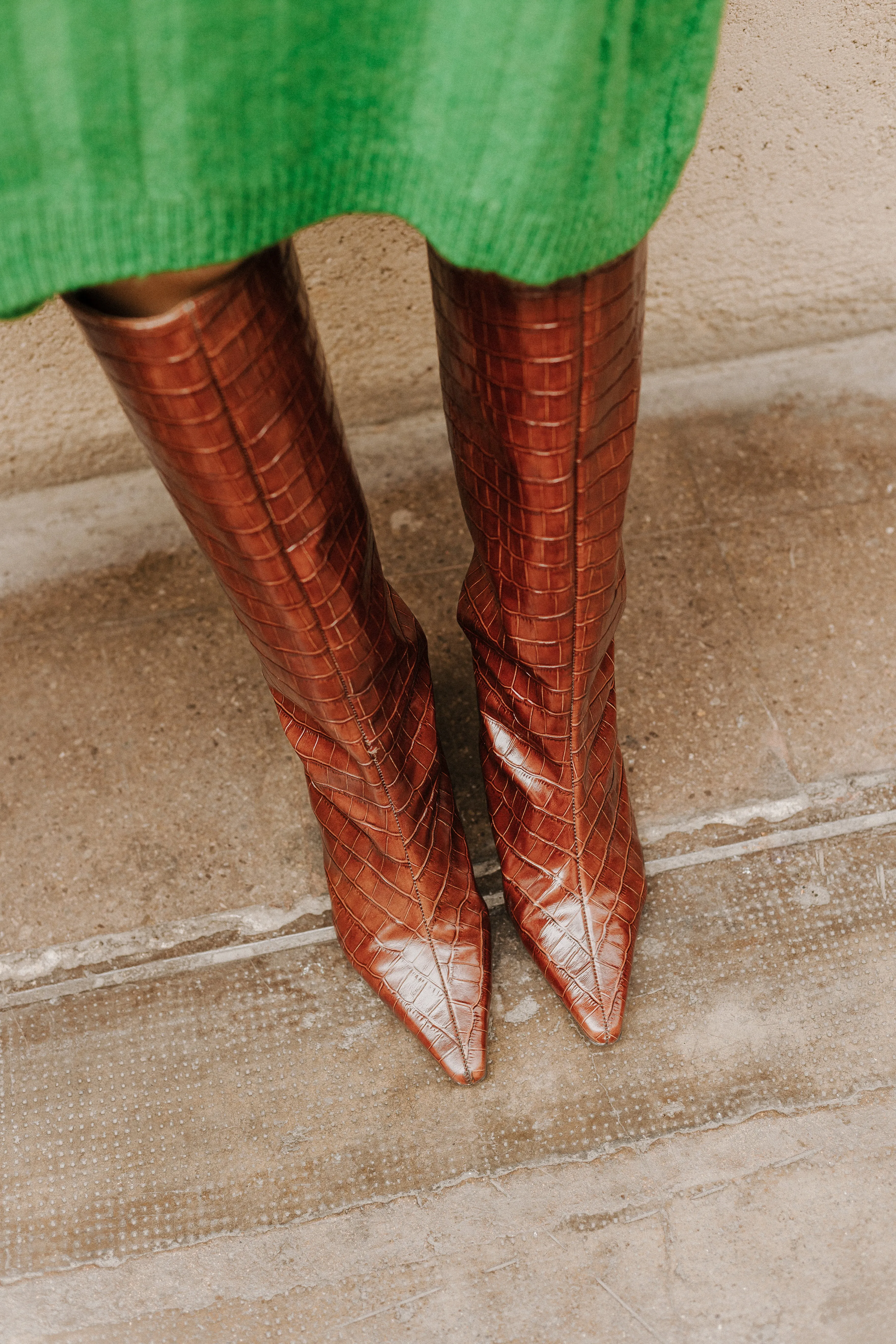 BOTA PEPA PIEL EFECTO COCO MARRÓN TACÓN MIDI 5CM