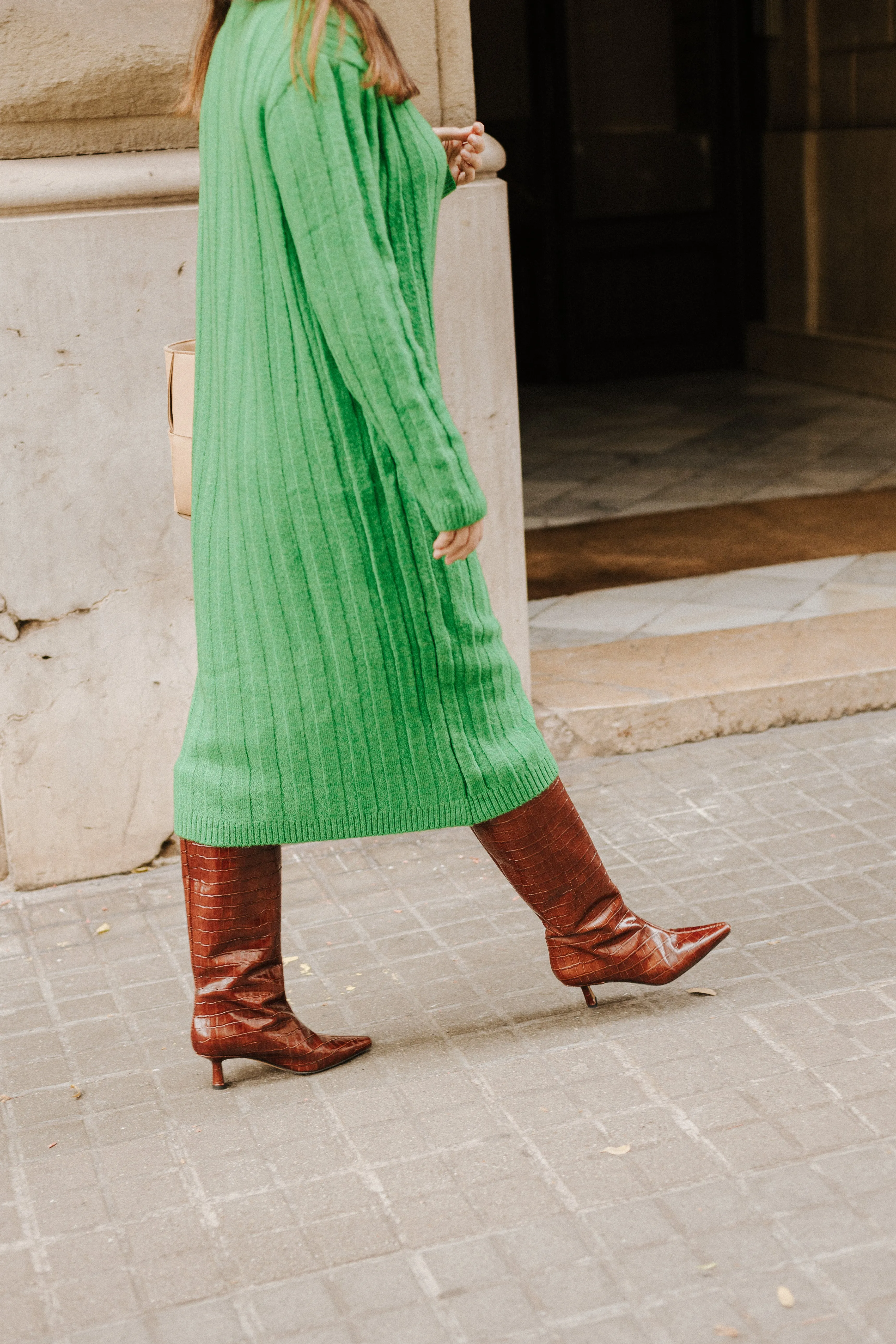 BOTA PEPA PIEL EFECTO COCO MARRÓN TACÓN MIDI 5CM