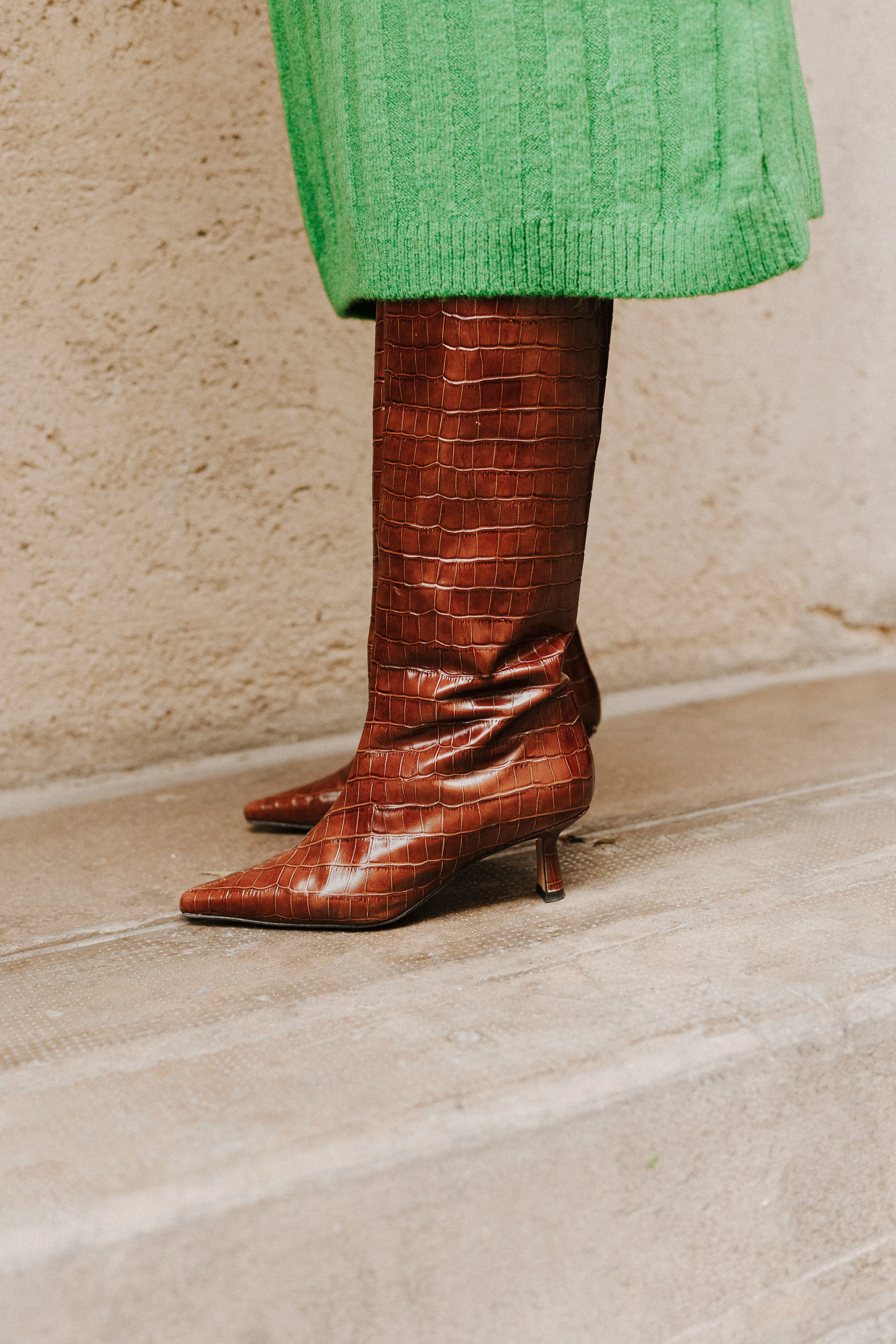 BOTA PEPA PIEL EFECTO COCO MARRÓN TACÓN MIDI 5CM