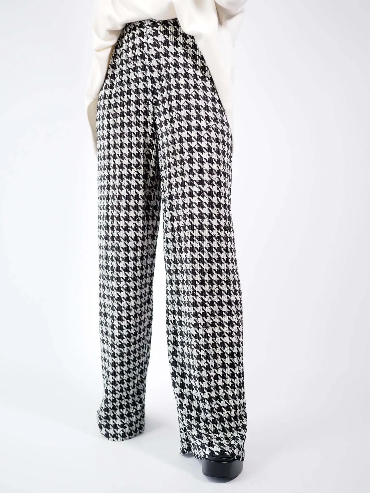 CALÇAS PLISSADAS COM ESTAMPADO