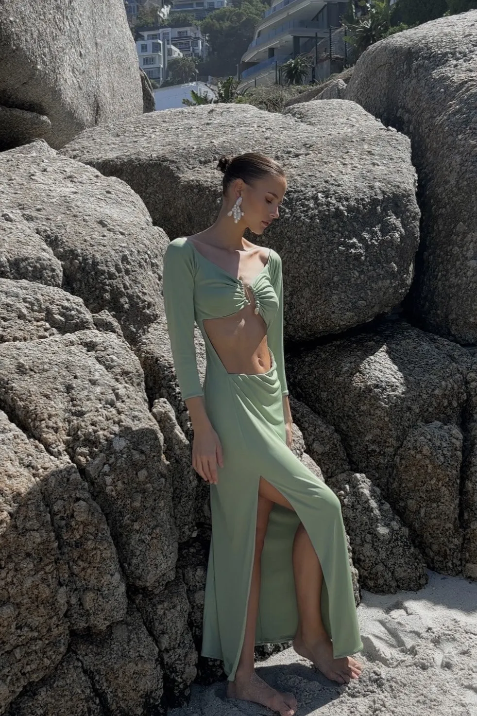 VESTIDO COMPRIDO VERDE MALHA COM APLICAÇÃO